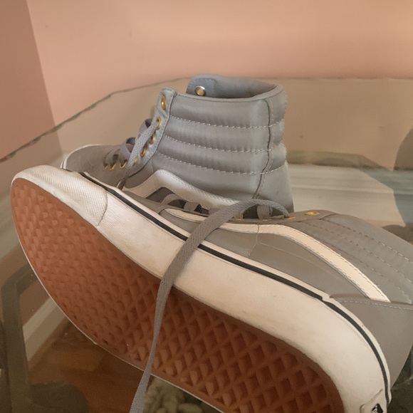 Vans - Picture 2 of 4